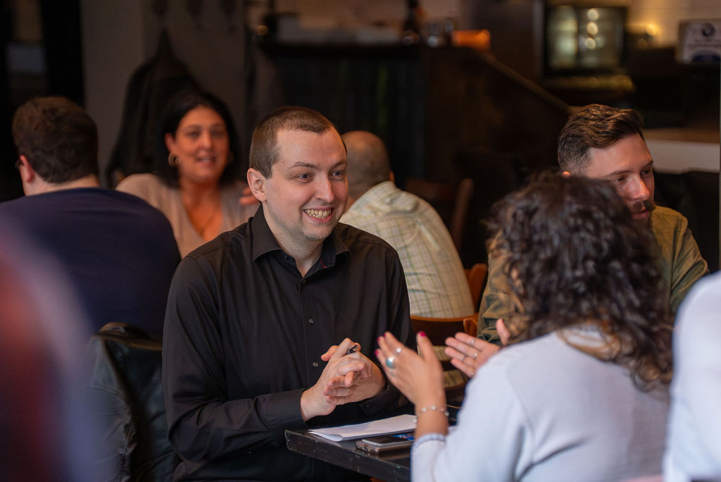 L’étiquette du speed dating : comment naviguer la soirée avec brio?